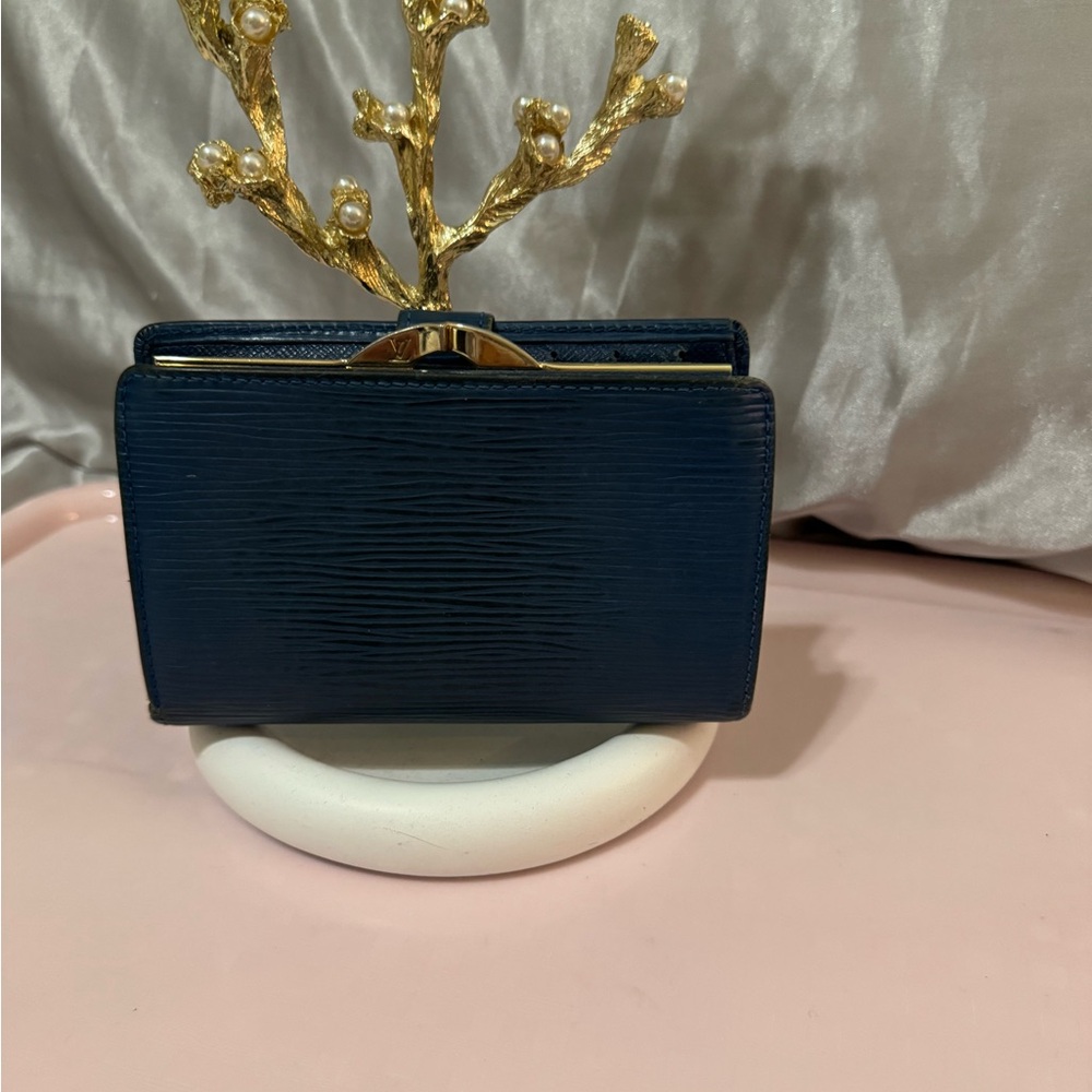 Louis Vuitton Epi Porte Monnaie Viennois Wallet - Picture 3 of 11